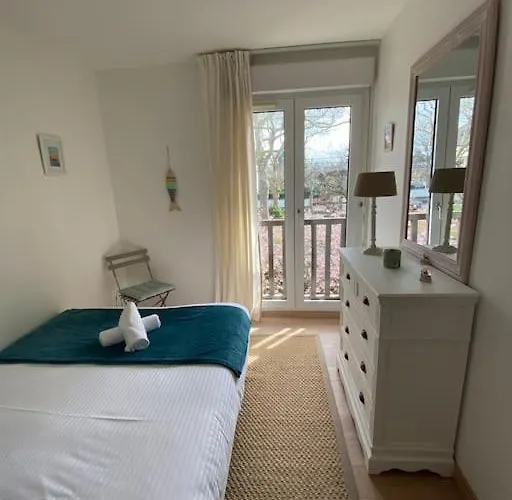 En Bord De Apartment *